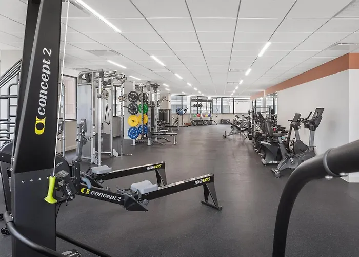 Streeterville W Gym Pool Nr Navy Pier Chi-450 Chicago