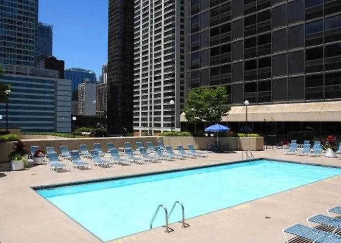 Streeterville W Gym Pool Nr Navy Pier Chi-450 * Chicago